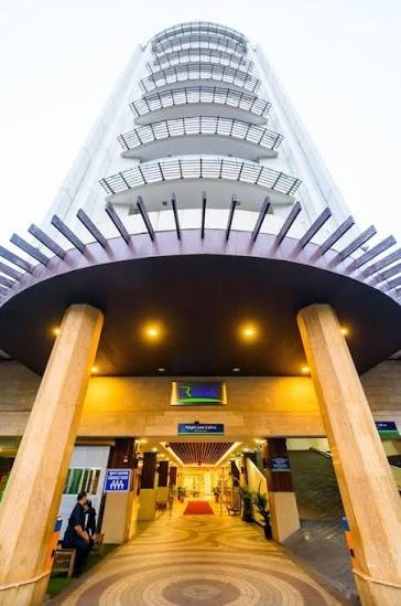 Modern hotel entrance at Lohas Residence Sukhumvit Bangkok